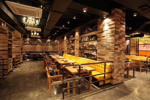 150㎡火鍋店，考慮復古風